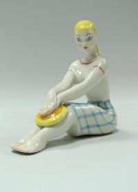 статуэтка «Девушка с подсолнухом» Барановка, период ссср 1970 - 1980 гг.
