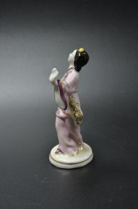 статуэтка «Китаянка с веером» гжель, период ссср 1950 гг.